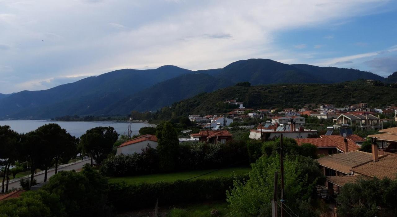 Ενοικιαζόμενα Δωμάτια Γεωργία Σταμούλου Rovies Dış mekan fotoğraf